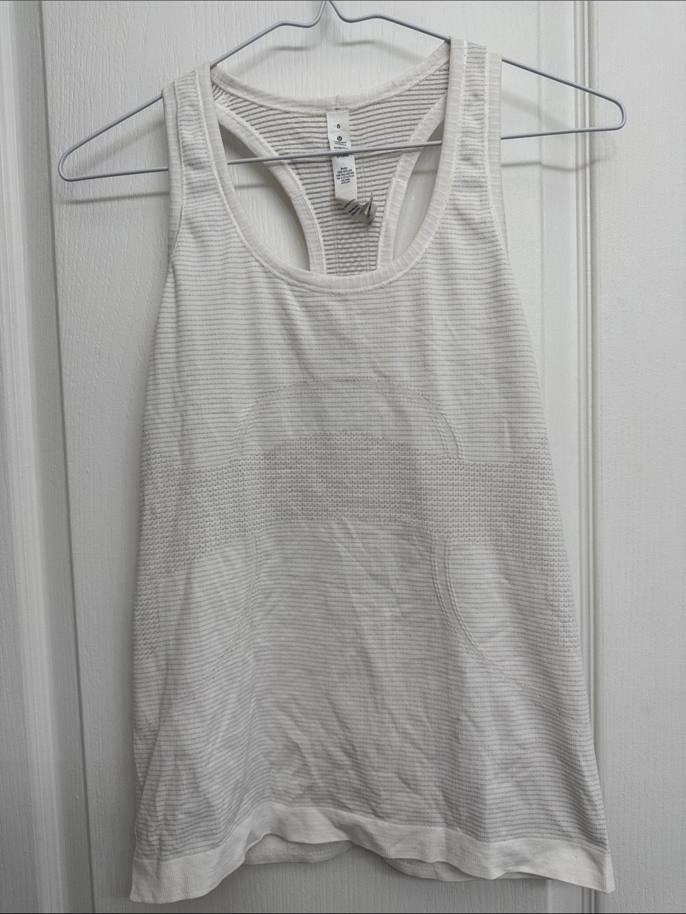 lululemon Swiftly Tech Racerback White Textured Tank size 6 EUC